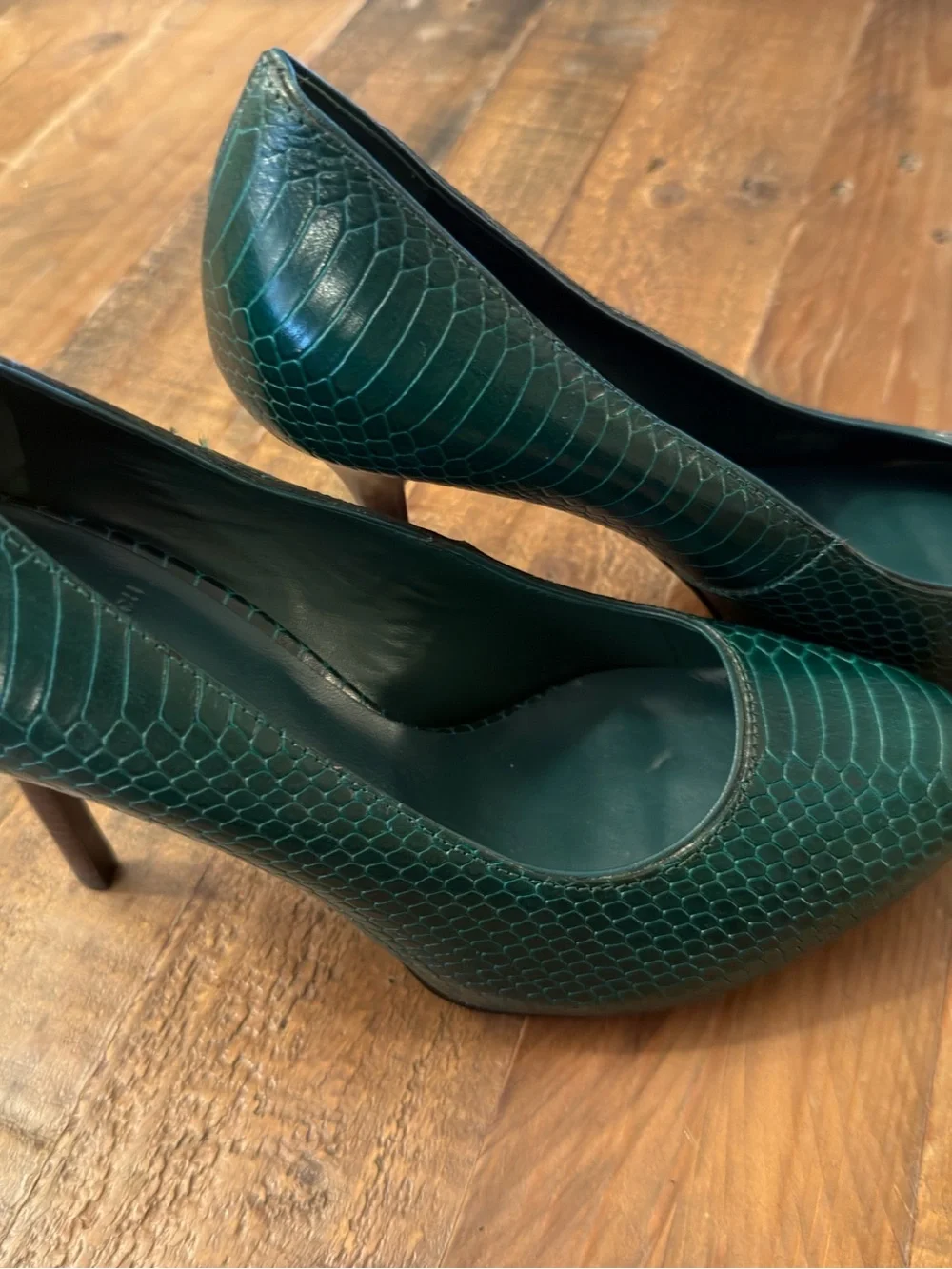 Tory Burch Emerald Green Snake Embossed Leather Pumps 9 M New Never Worn